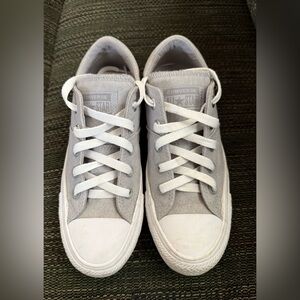 Women’s Converse All Star Sneakers-Size 6